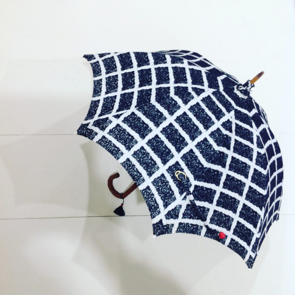イイダ傘店×KIYATA長傘 雨傘 ウサギ木彫りアカツメクサ60 - レディース